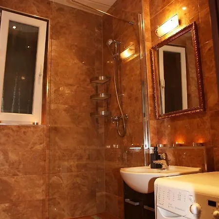 Center In Middle Of 布拉迪斯拉发