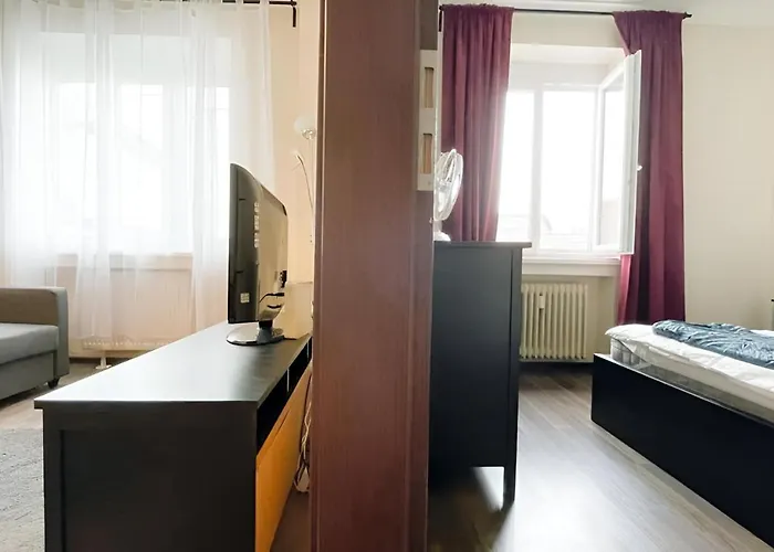 Center In Middle Of Apartament