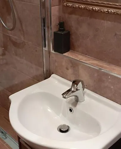 Apartament Center In Middle Of *