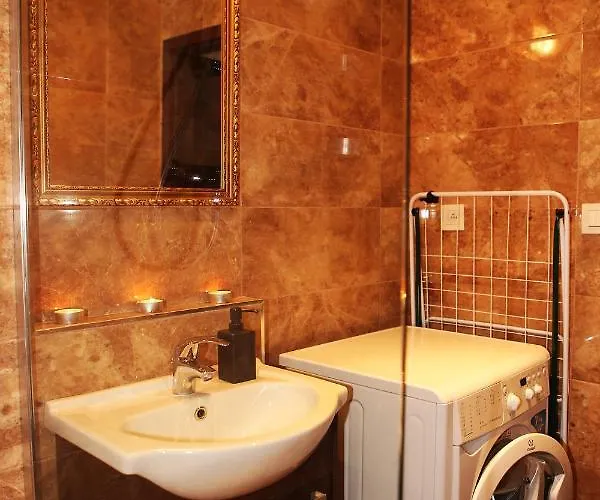 Center In Middle Of Apartament